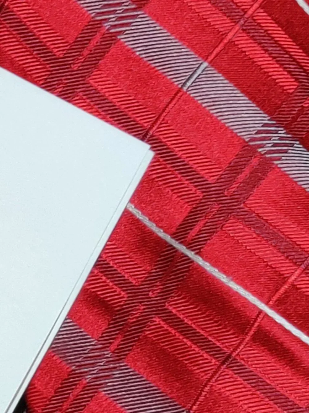 Nicole Miller New York Red Plaid Necktie Preppy Classic Luxury Formal Dress Tie